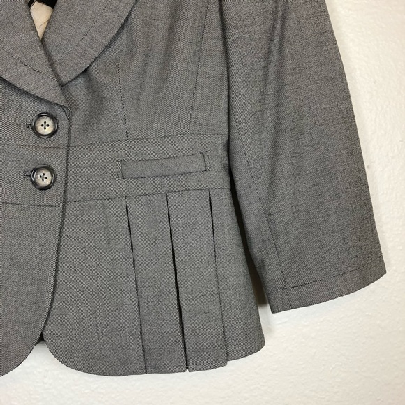 WHBM pleated cropped sleeve jacket size 2 - Picture 3 of 6